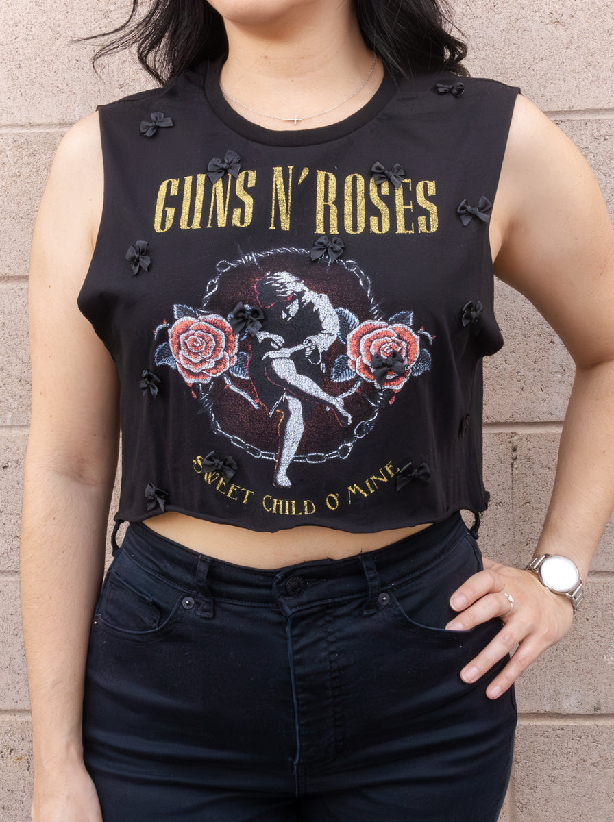 Guns N Roses Ribbon Fashion Crop Top – Goodie Two Sleeves